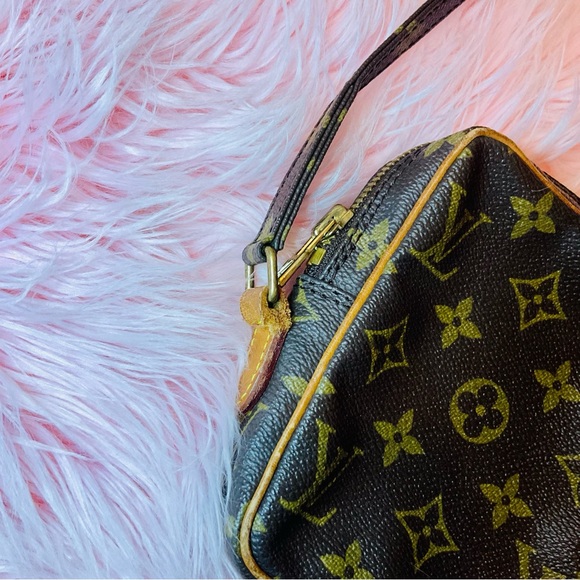 AUTHENTIC Vintage Louis Vuitton Danube crossbody camera bag - Picture 2 of 11